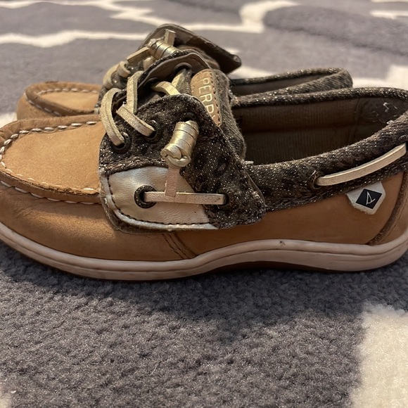 Toddler size 9.5 Sperrys - Picture 2 of 4